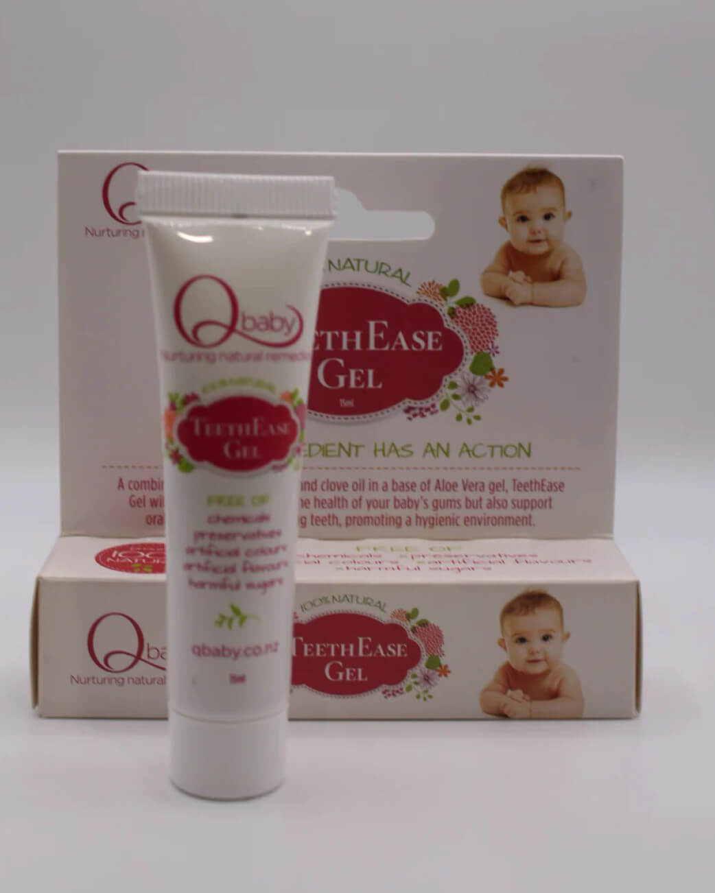 Q-baby TeethEase Gel with packaging on a white background.