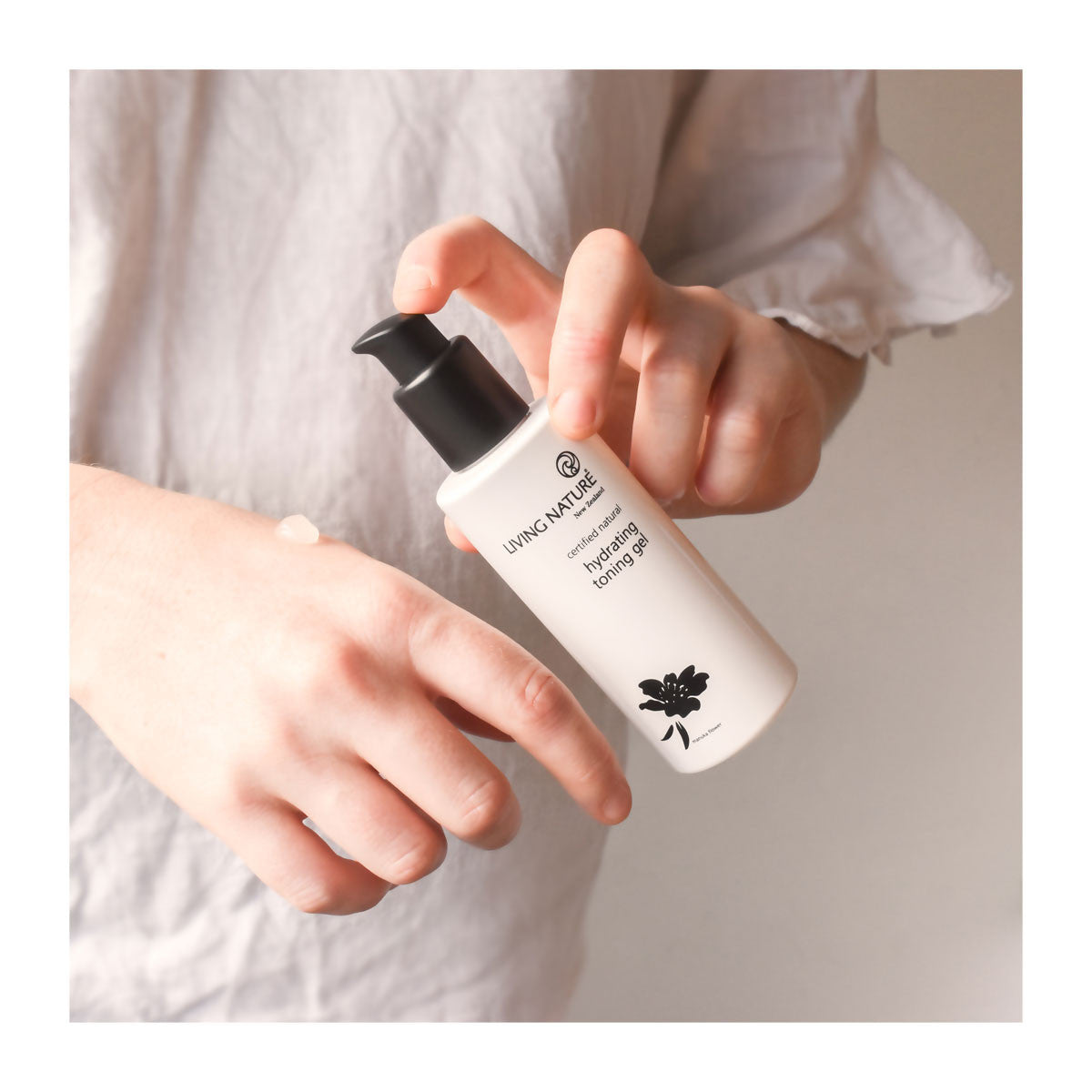 Living Nature Hydrating Toning Gel_2