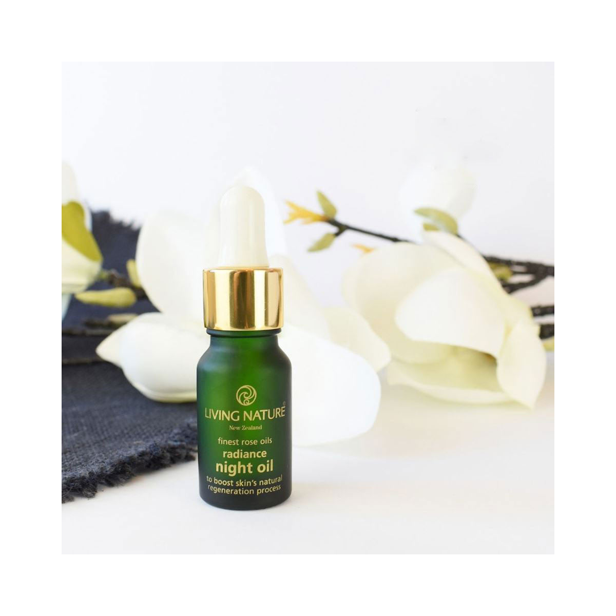 Living Nature Radiance Night Oil_2